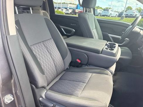 Used 2024 Nissan Titan SV AWD/4WD image 15
