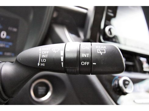 Used 2022 Toyota Corolla Cross LE w/ Moonroof Package FWD image 19