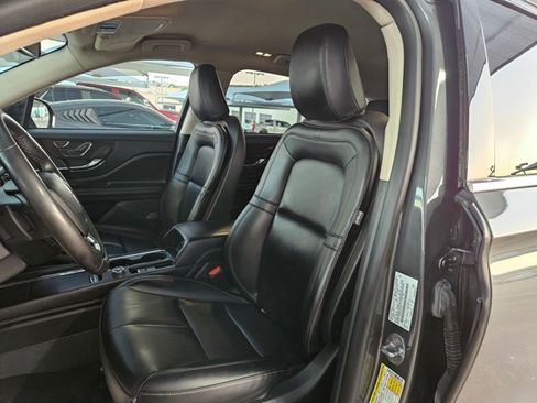 Used 2023 Lincoln Corsair FWD w/ Rear Removable Package Tray image 12