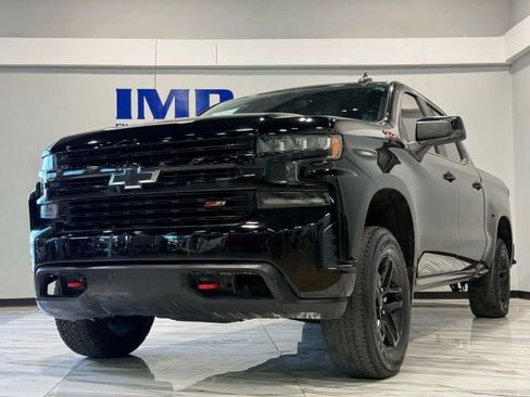 Used 2019 Chevrolet Silverado 1500 LT Trail Boss image 2