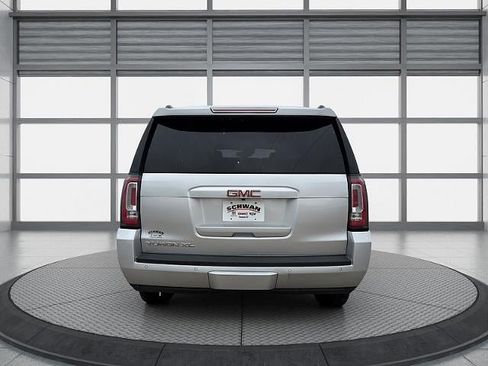Used 2019 GMC Yukon XL SLT w/ Open Road Package AWD/4WD image 5