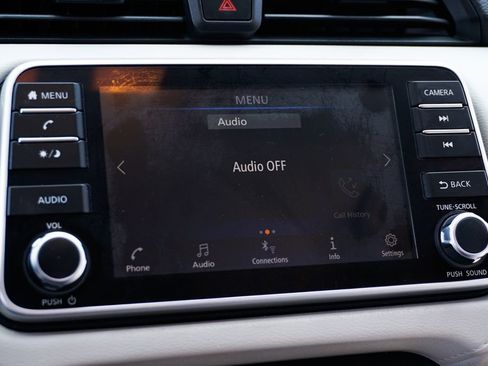 Used 2021 Nissan Versa SV image 24