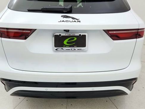 Used 2025 Jaguar F-PACE R-Dynamic S image 12