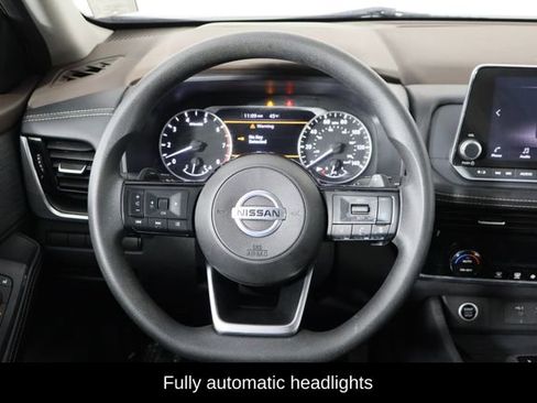 Used 2021 Nissan Rogue SV image 7