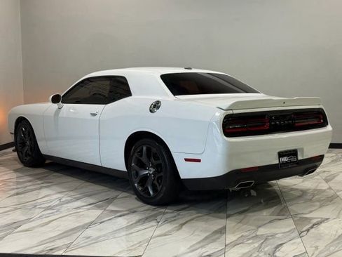 Used 2019 Dodge Challenger GT RWD image 9