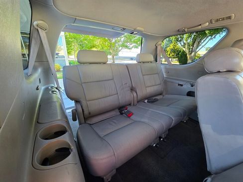 Used 2001 Toyota Sequoia Limited image 17