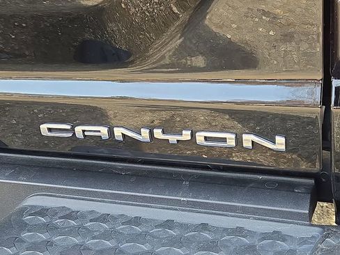 Used 2023 GMC Canyon Denali image 30