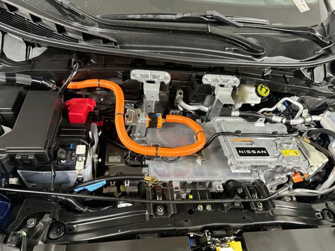 Used 2024 Nissan Ariya AWD image 32