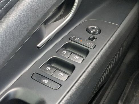 Used 2024 Hyundai Elantra Limited FWD image 25