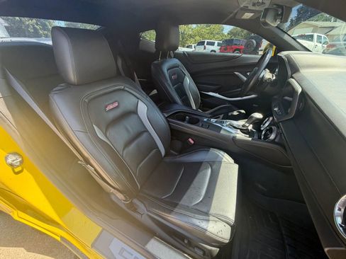 Used 2016 Chevrolet Camaro SS RWD image 6