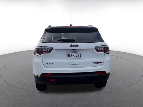 Used 2025 Jeep Compass Trailhawk AWD/4WD image 12