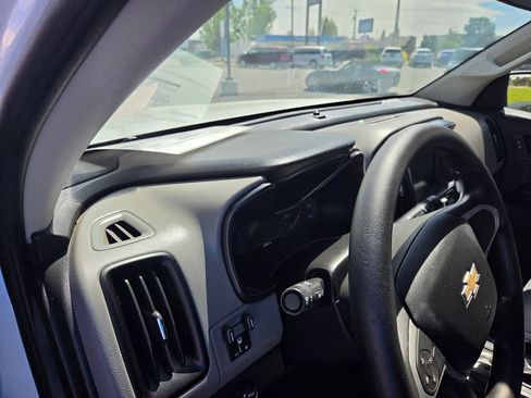 Used 2018 Chevrolet Colorado W/T w/ WT Convenience Package AWD/4WD image 19