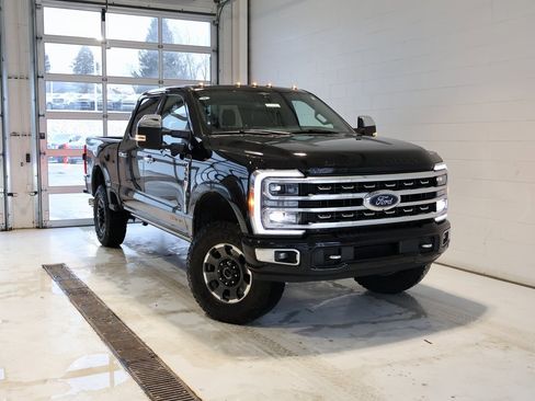 Used 2023 Ford F350 Platinum w/ Tremor Off-Road Package image 49