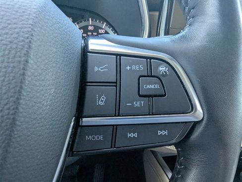 Used 2021 Toyota Highlander Limited image 24