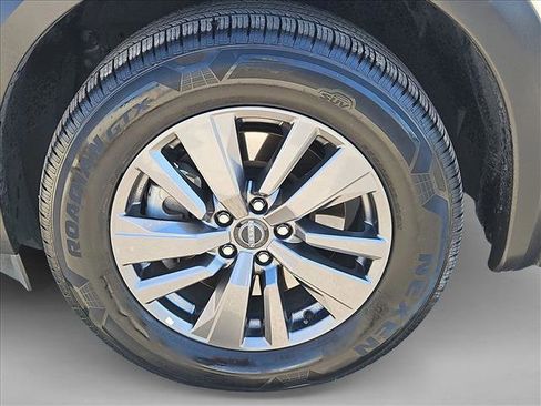 Used 2024 Nissan Pathfinder SV FWD image 27