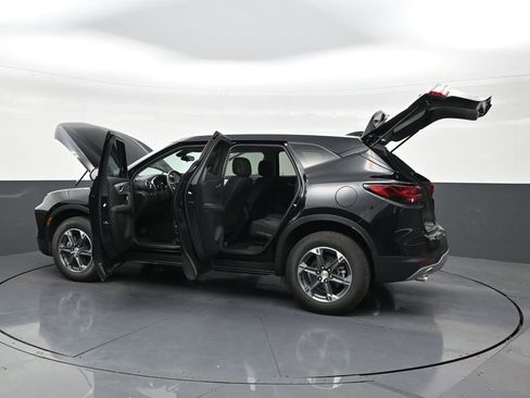 Used 2025 Chevrolet Blazer LT FWD image 31