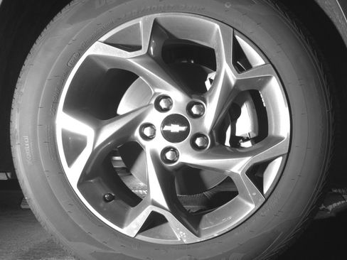 Used 2025 Chevrolet Trax LT image 13