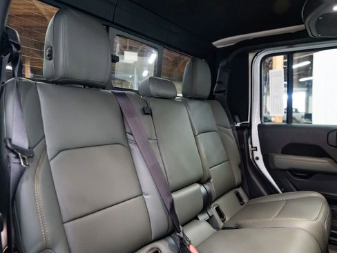 New 2026 Jeep Gladiator Mojave AWD/4WD image 32