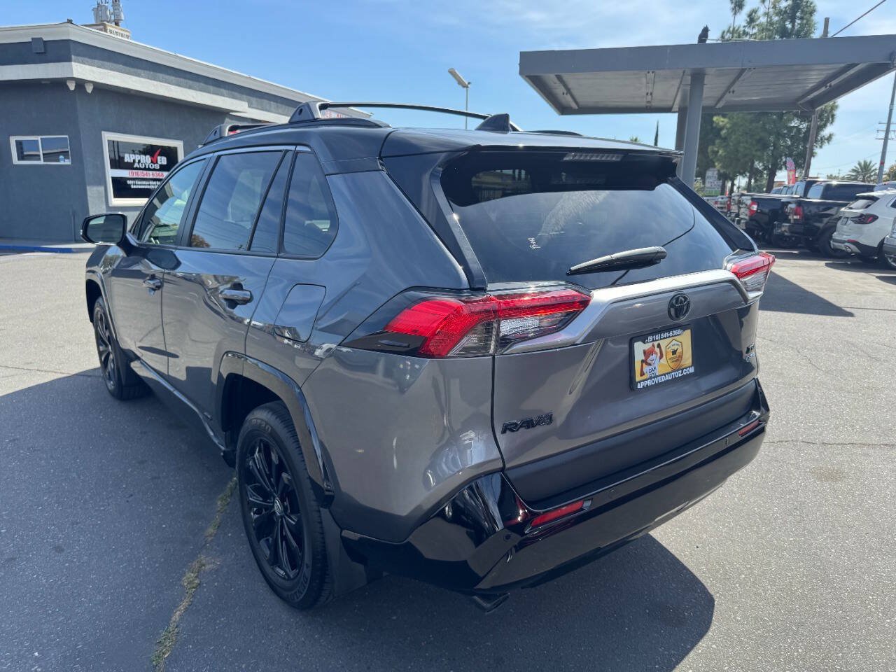 Used 2025 Toyota RAV4 XSE w/ Advanced Technology Package AWD/4WD image 5