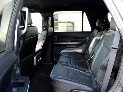 Used 2018 Ford Expedition XLT w/ Equipment Group 202A image 19