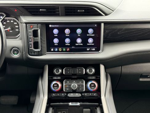 Used 2021 GMC Yukon XL Denali w/ Denali Premium Package image 18