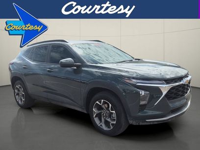 Used 2025 Chevrolet Trax LT