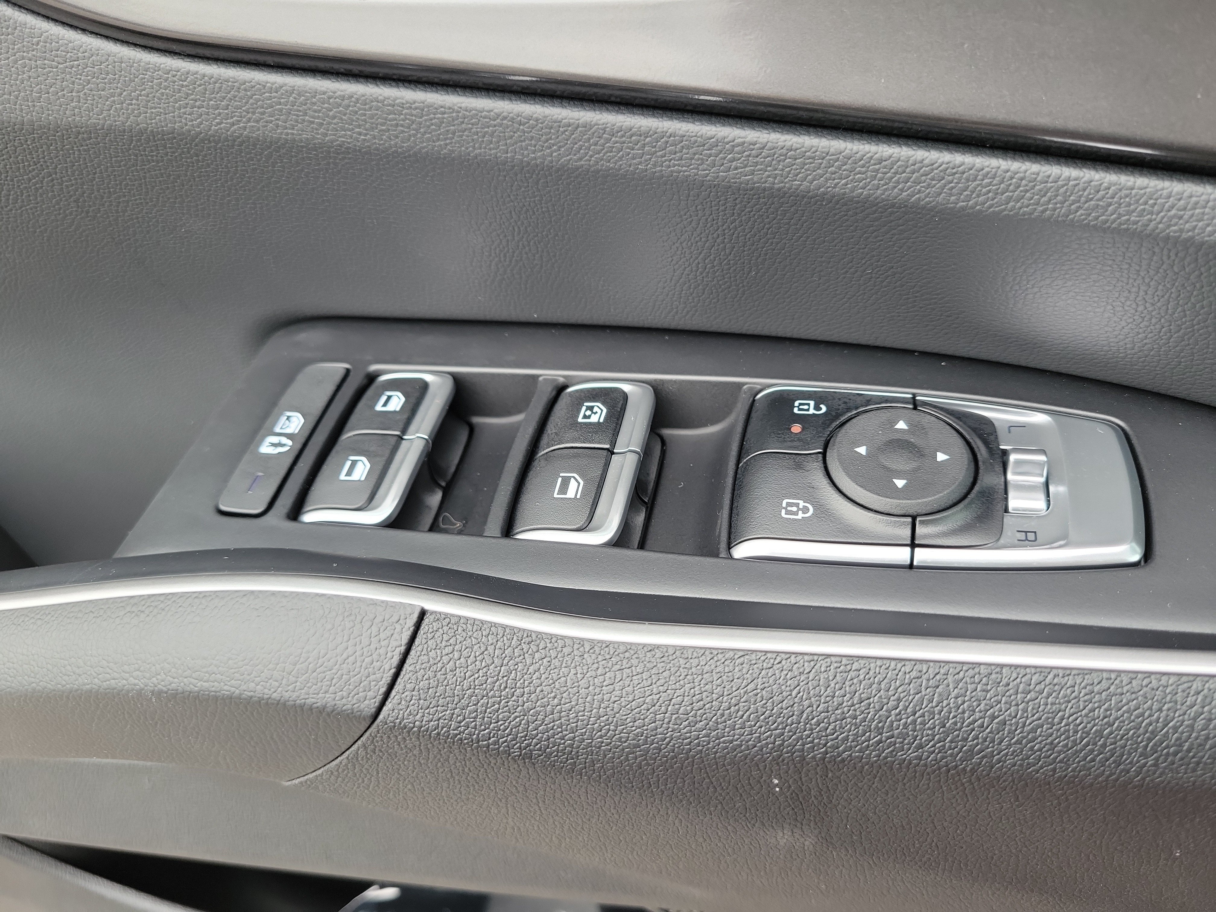Used 2026 Kia Sorento LX FWD image 30