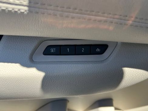 Used 2017 Cadillac Escalade ESV Premium Luxury AWD/4WD image 21