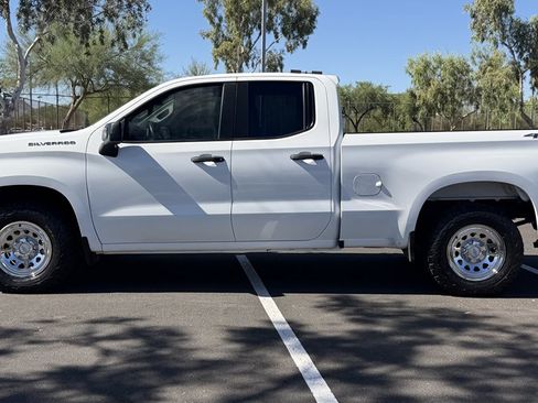Used 2021 Chevrolet Silverado 1500 W/T w/ WT Value Package AWD/4WD image 2