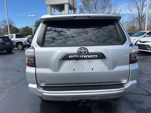 Used 2018 Toyota 4Runner TRD Off-Road Premium image 6