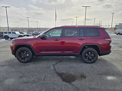 Used 2025 Jeep Grand Cherokee L Altitude image 7