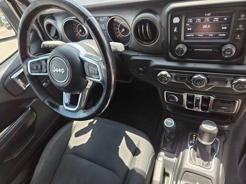Used 2020 Jeep Gladiator Sport w/ Quick Order Package 24S AWD/4WD image 28