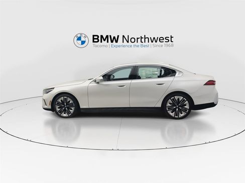 New 2026 BMW i5 eDrive40 image 11