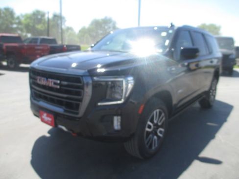 Used 2022 GMC Yukon AT4 AWD/4WD image 13