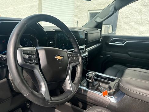 Used 2024 Chevrolet Silverado 1500 LTZ AWD/4WD image 12