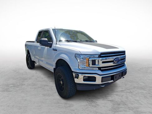 Used 2020 Ford F150 XLT w/ Equipment Group 302A Luxury AWD/4WD image 3