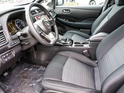 Used 2022 Nissan Leaf SV image 18