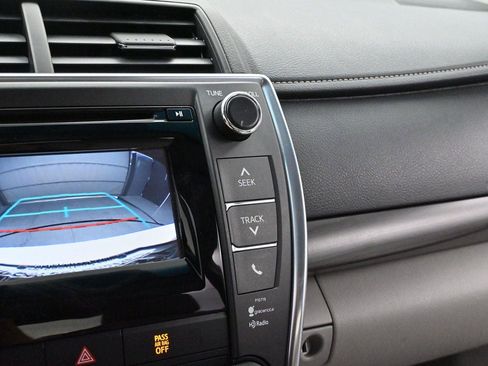 Used 2015 Toyota Camry LE FWD image 21
