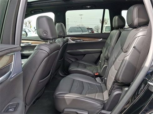 Used 2022 Cadillac XT6 Premium Luxury w/ Platinum Package image 8