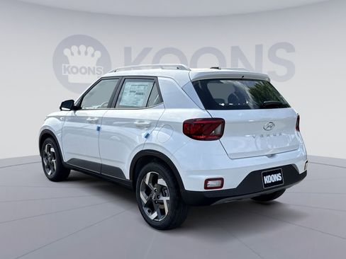 New 2026 Hyundai Venue SEL FWD image 4