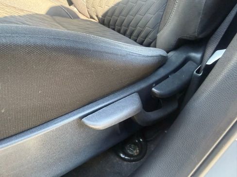 Used 2021 Nissan Kicks SV FWD image 13
