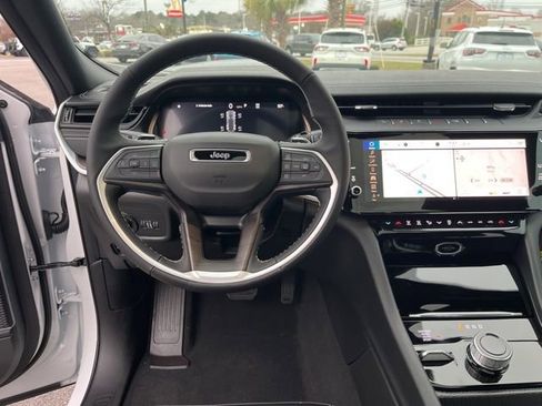 New 2026 Jeep Grand Cherokee Limited w/ Limited Altitude Package AWD/4WD image 17