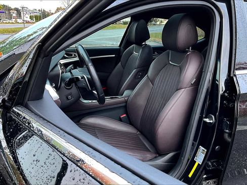 Used 2022 Genesis G70 2.0T w/ Prestige Package image 8