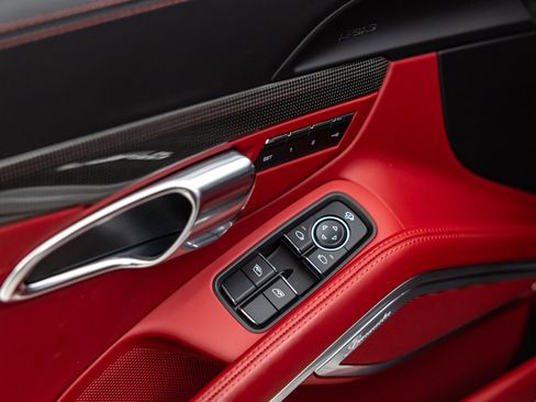 Used 2017 Porsche 911 Turbo S image 39