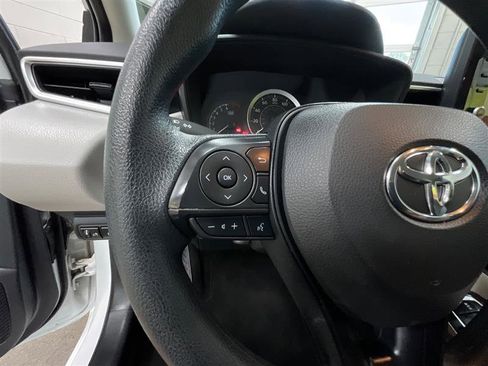 Used 2022 Toyota Corolla LE FWD image 21