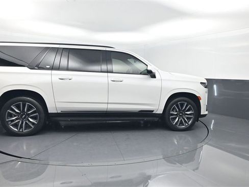 Used 2022 Cadillac Escalade ESV Sport image 37