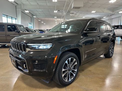 Used 2022 Jeep Grand Cherokee L Overland image 3