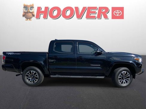 Used 2022 Toyota Tacoma TRD Sport w/ Technology Package RWD image 2