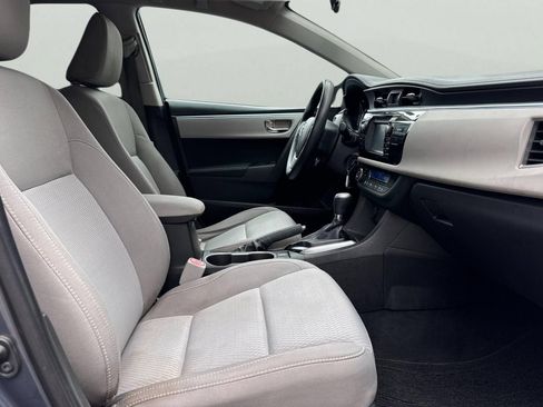 Used 2015 Toyota Corolla LE FWD image 19