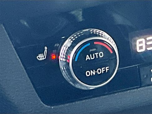 Used 2024 Mitsubishi Outlander SE image 21